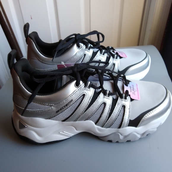 skechers trendy feels